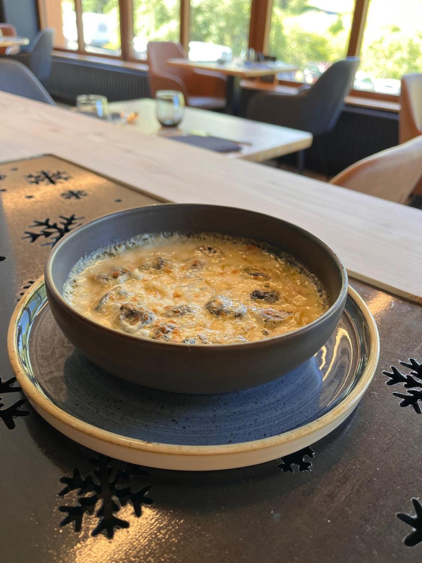 Hotel Du Puy Ferrand , Restaurant La Table De L'Ours لو مونت دوري المظهر الخارجي الصورة
