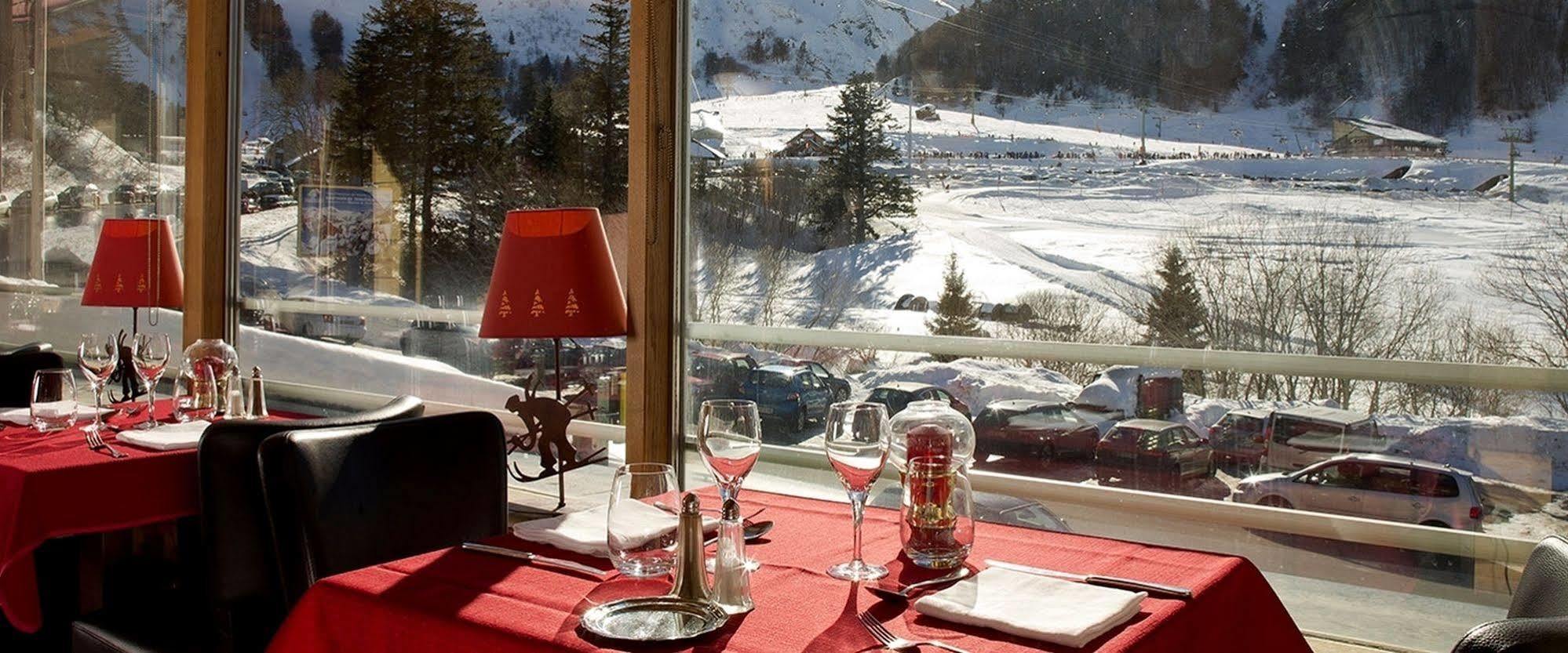 Hotel Du Puy Ferrand , Restaurant La Table De L'Ours لو مونت دوري المظهر الخارجي الصورة